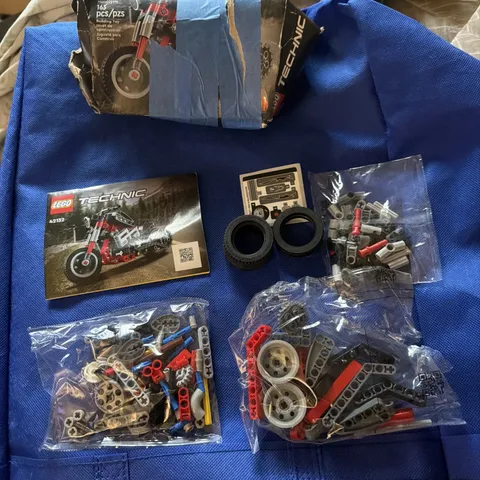 LEGO NEW! 2022 Technic Motorcycle 163 Pieces Model 42132 SEALED 2 in 1 