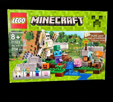 LEGO Minecraft: The Iron Golem (21123) NEW sealed box (imperfect Box) See Photos