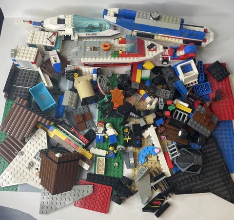 Vintage Incomplete LEGO Lot W/ Minifigures Castle Western Police Fire Boat RARE