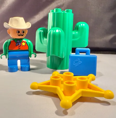 Lego Duplo Sheriff Jake White Hat 2.5" Minifigure Cactus Case Life Size Badge
