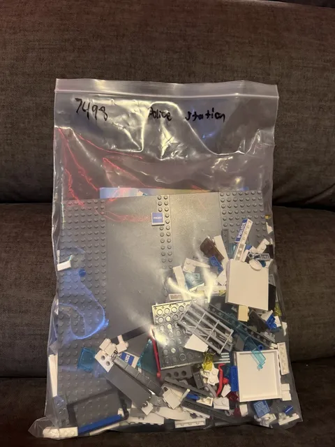 LEGO CITY: Police Station (7498), 99% Complete, Original Instructions, No Box