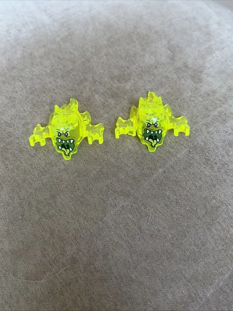 2x LEGO - Headgear - Monster - Ninjago Skreemer Trans-neon Green One Is Damaged