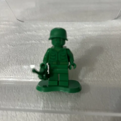 LEGO Green Army Man Minifigure - 7595 Toy Story - Rare