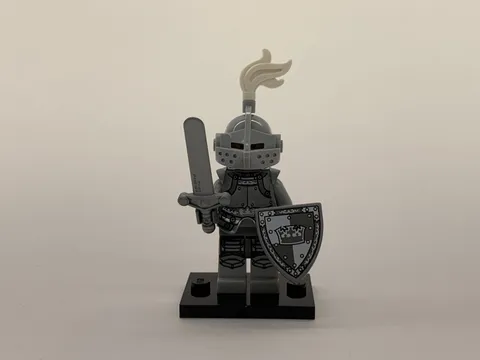 LEGO Heroic Knight Series 9 Collectible Figure BRAND NEW