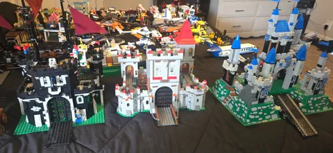 used lego sets lot complete, only a few of the sets are missing a couple of p