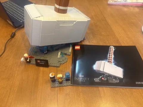 LEGO Super Heroes: Thor's Hammer (76209) Complete With Fig And Manual.