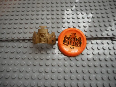 LEGO Bionicle Kanohi Gold Vahi Mask of Time and Vahi Disc