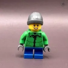 LEGO Minifigure Boy/Child Green Jacket Grey Beanie Short Leg hol128 Set# 60201