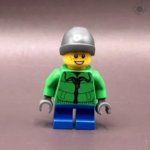 LEGO Minifigure Boy/Child Green Jacket Grey Beanie Short Leg hol128 Set# 60201