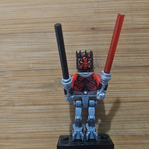 LEGO Star Wars Darth Maul Minifigure w/ 2 Lightsabers & Display Stand