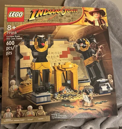 LEGO Indiana Jones Escape from the Lost Tomb 77013, 600 Pieces, Ages 8+