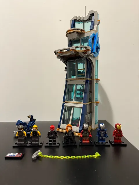 LEGO Super Heroes: Avengers Tower Battle (76166)