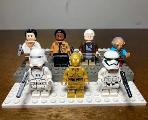 LEGO Star Wars Minifigure Lot (7) incl. C-3PO, 2 Troopers, Finn, Rey, Maz Kanata
