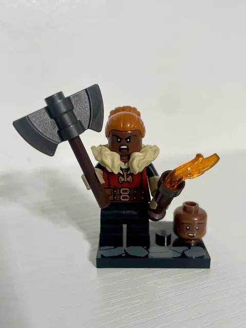 LEGO Dwarf Barbarian 71047 Axe Dungeons & Dragons CMF Minifigure