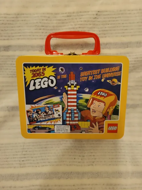 New LEGO 5007331 VIP Exclusive Collectible Retro Tin Lunchbox