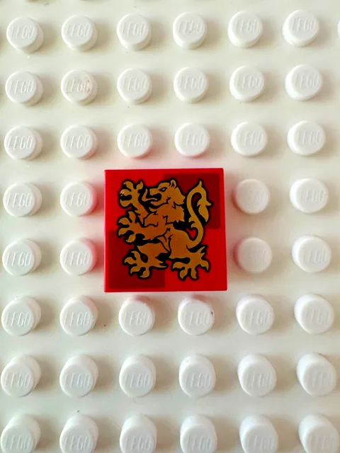 LEGO Tile 2 x 2 with Gold Gryffindor Crest on Dark Red Squares 3068pb2359