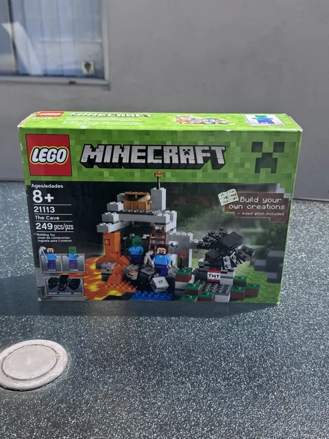 LEGO Minecraft: The Cave (21113)