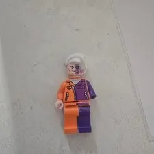 LEGO DC Super Heroes Two-Face Minifigure Orange Purple Jacket Batman Villain