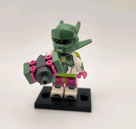 Lego Series 24 Robot Warrior Collectible Minifigure CMF Mini Figure