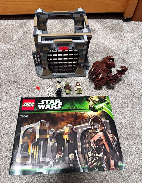 LEGO Star Wars Rancor Pit (75005) 99% complete missing some accessories