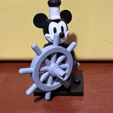 Lego Disney Series 2 - 71024 - Mickey Mouse Steamboat Willy w/ Ship Wheel