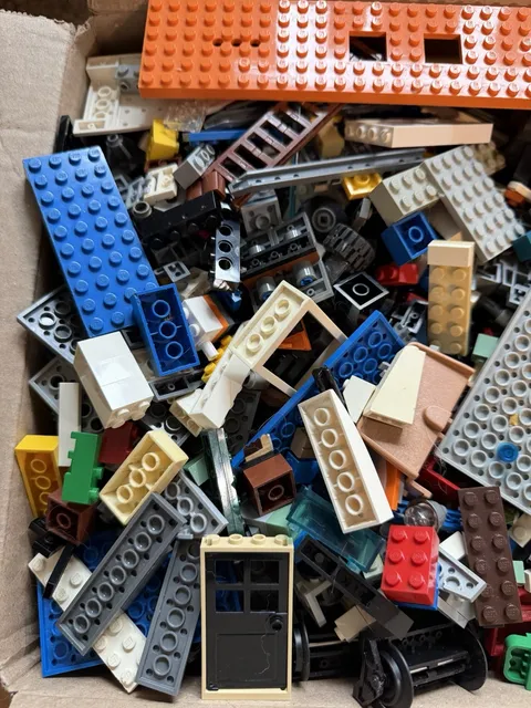 5 Pounds Bulk LEGO LOT 5 of Vintage Bricks, LEGO People Parts & Tires+ Nice Mix!