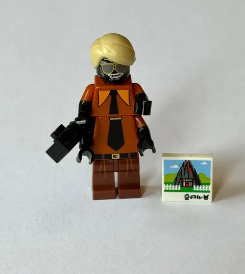 LEGO Ninjago Flashback Garmadon with Blonde Hair, Camera and Volcano Map
