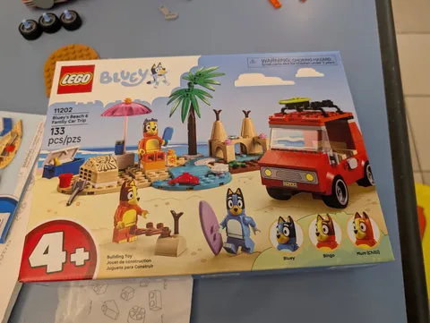 lego 11202 Bluey at the Beach complete