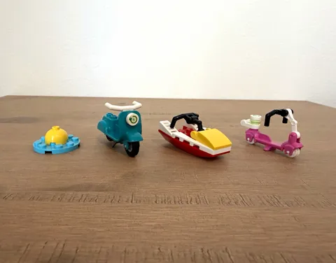 LEGO Small Vehicle Builds Bulk Lot 4 pcs Blue Yellow White Red Pink Genuine