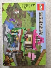 LEGO Minecraft: The Training Grounds (21183)