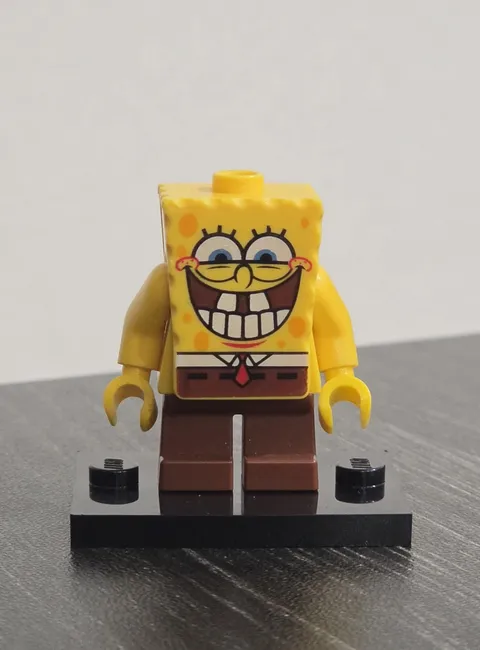 Lego SpongeBob Squarepants Minifigure Grin with bottom teeth