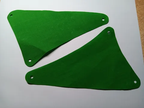 LEGO LOT 2 GREEN CLOTH TRIANGULAR SAILS 15X22 WITH 3 HOLES 56206 4894