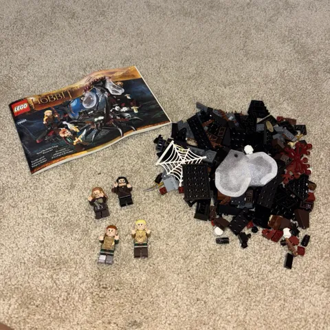 LEGO The Hobbit 79001 Escape from Mirkwood Spiders 100% COMPLETE Set