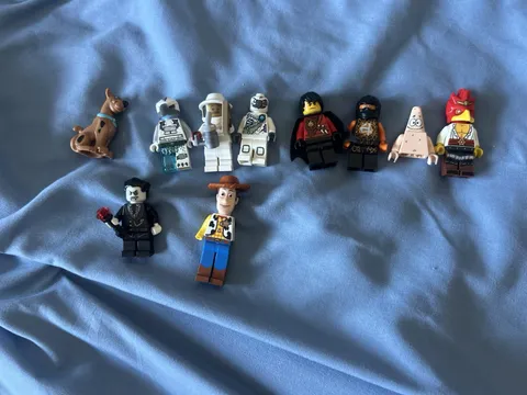 LEGO Mixed Minifigure Lot w/ Scooby-Doo Dog, Woody, Patrick Star, and more. 
