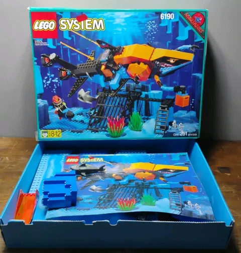 LEGO System 6190 Aquazone Shark's Crystal Cave ~ NEAR COMPLETE/ALL MAJOR PEICES