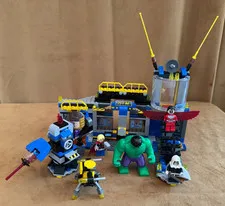 76018 LEGO Complete Marvel: Avengers: Hulk Lab Smash super heroes with minifigs