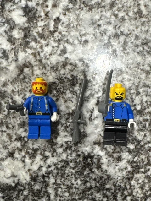 Calvary LEGO Minifigure Lot of 2 Mini Figures In Very Good Preowned Condition