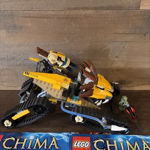 LEGO LEGENDS OF CHIMA: Laval's Royal Fighter (70005)