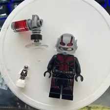 LEGO Marvel Ant-Man sh0201 Minifigure Scott Lang Trophy Accessory