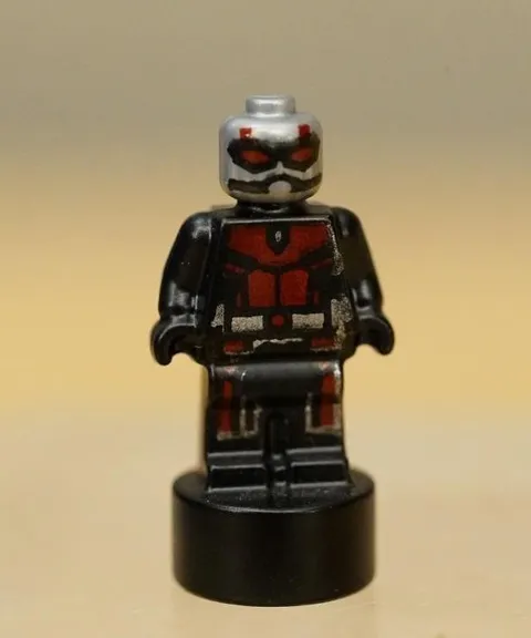 LEGO Avengers Micro Minifigure Ant-Man Upgraded Suit 76192 (90398pb044)