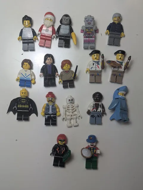 Lego Minifigures x 17  Bulk Lot Bundle CMF + other. gorilla, Santa, artist etc.