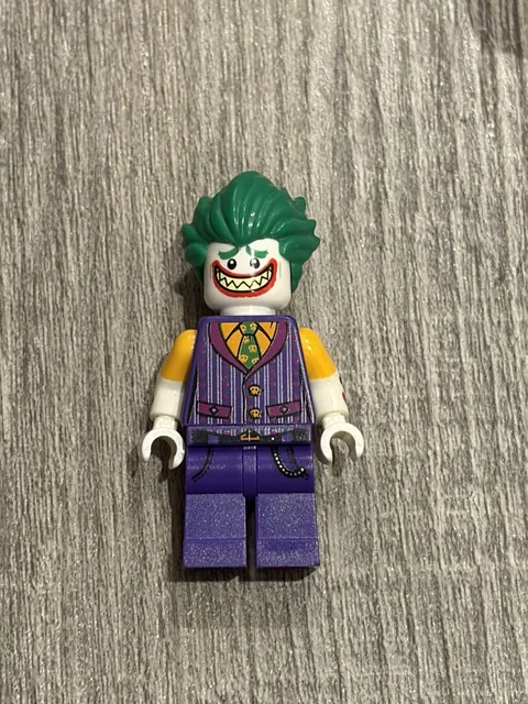 LEGO DC Super Heroes The Joker Striped Vest Minifigure Batman Movie 70922