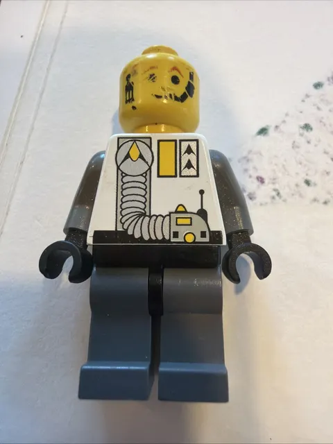 Lego Exploriens Minifigure 1737 6854 6899 6938 6982 Worn Head No Helmet A29-12