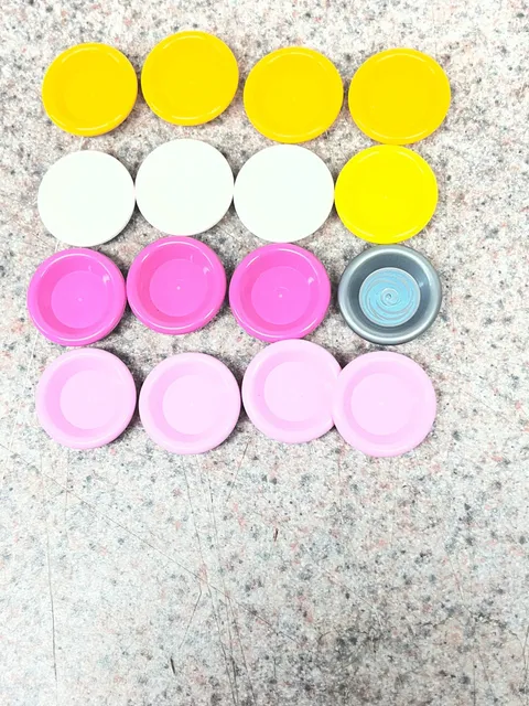 Lot Of LEGO 16 Minifigure Utensil Dish Plates 3x3   6256 Yellow Pink White