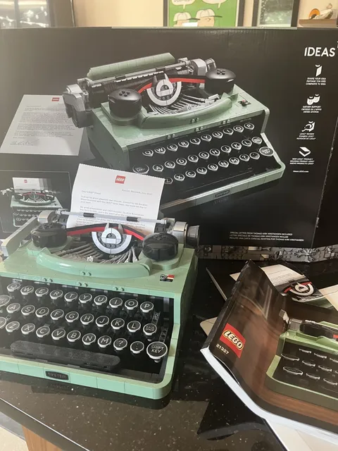 LEGO Ideas: Typewriter (21327) Complete w/ Instruction Manual, Letter Sheet, Box
