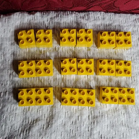 Lego Duplo 18pc Building Bricks Blocks Kids Yellow 2x2 Square Replacement Parts