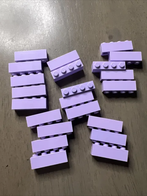 Lego 3010 Lavender Brick 1x4 - 22 Pieces