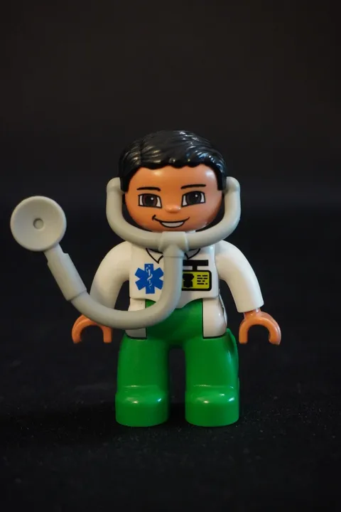 Duplo Figure - Male Zoo Keeper - Minifig Number: [47394PB143] Set: [5695-1]
