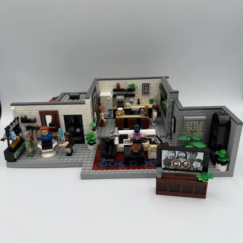 LEGO Icons: Queer Eye-The Fab 5 Loft (10291) (No Instructions)
