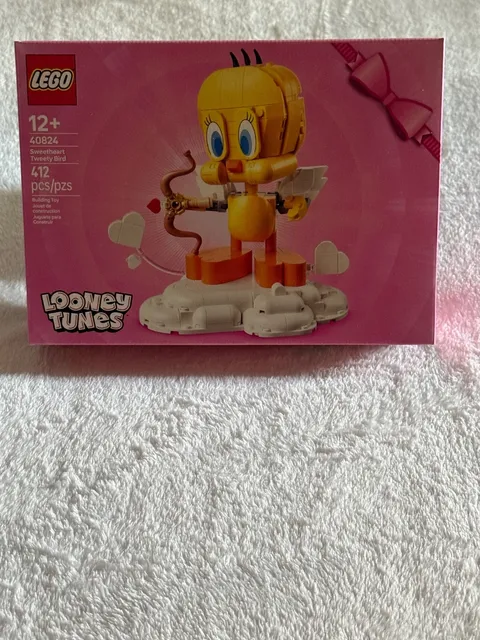 LEGO Looney Tunes Sweetheart Tweety Bird Building Set #40824 New in Box